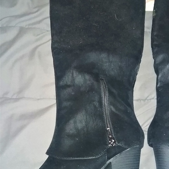 Sz 7.5 Black Suede look boots Brand new in box - Picture 2 of 4